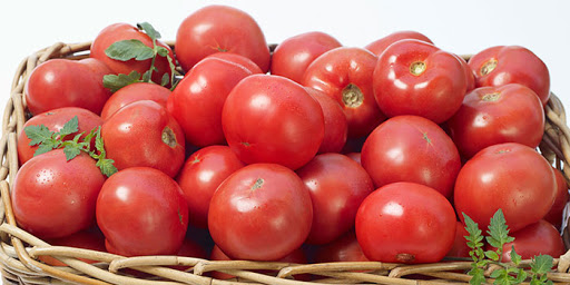 نیم کیلو گوجه فرنگی کشاورزی